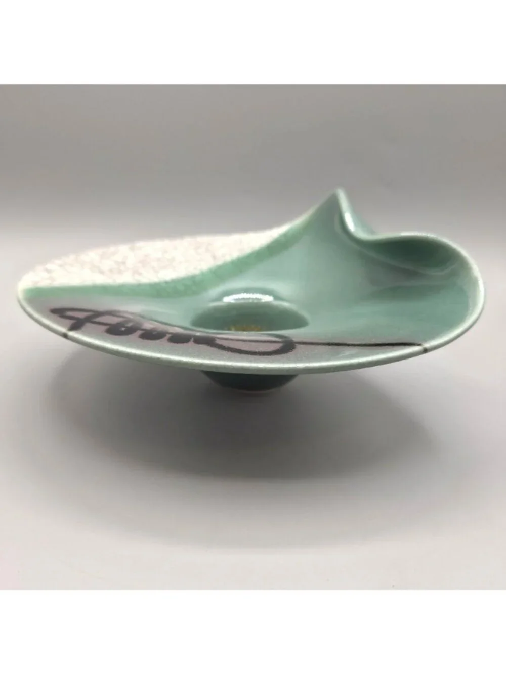 Artist Signed Ceramic Ikebana Vase Built-in Kenzan Frog Green Crackle 9